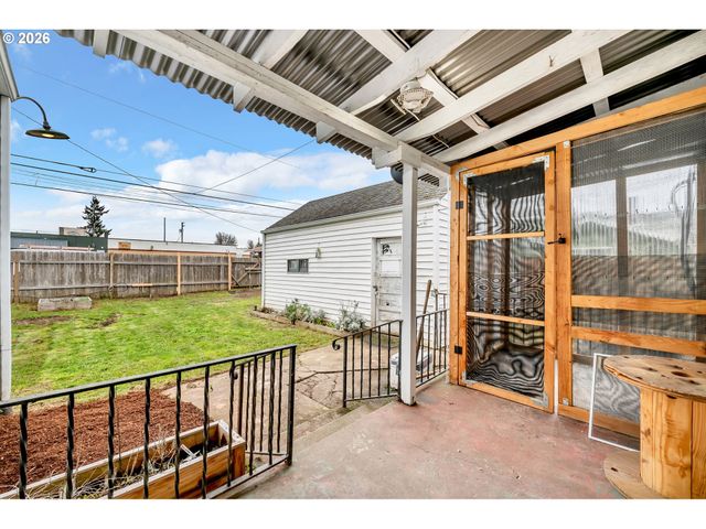 648 JUNIPER St, Junction City, OR 97448