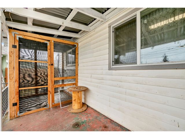 648 JUNIPER St, Junction City, OR 97448