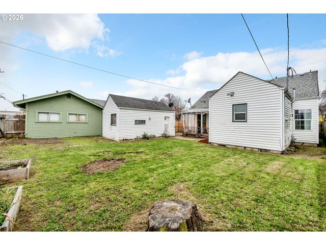 648 JUNIPER St, Junction City, OR 97448