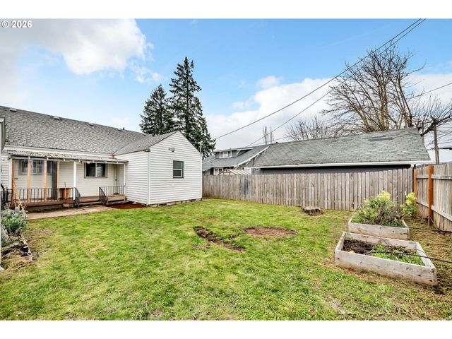 648 JUNIPER St, Junction City, OR 97448