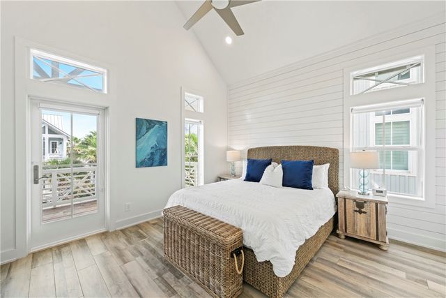 288 Hide Away Dr, Port Aransas, TX 78373