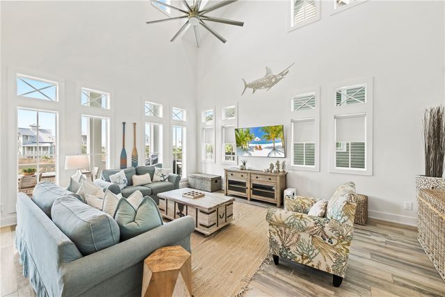 288 Hide Away Dr, Port Aransas, TX 78373