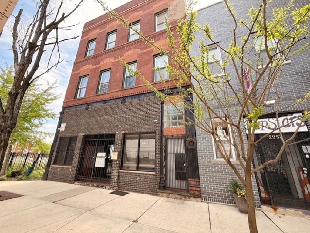 2335 W Lake Street 3F, Chicago, IL 60612
