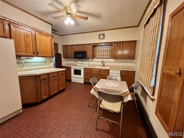 30 N Indiana Avenue, Belleville, IL 62221