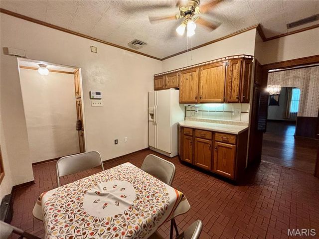 30 N Indiana Avenue, Belleville, IL 62221