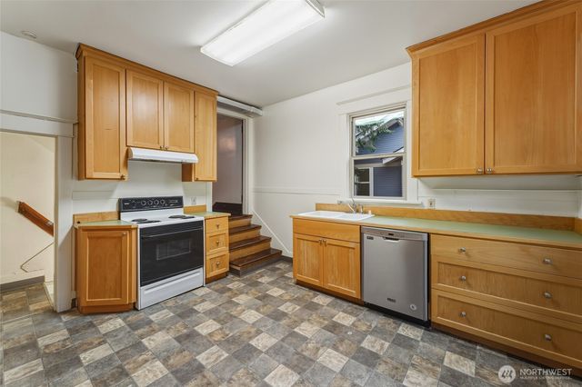 1055 E E ISAACS Avenue E, Walla Walla, WA 99362