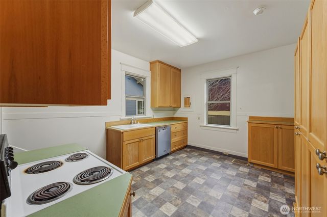 1055 E E ISAACS Avenue E, Walla Walla, WA 99362