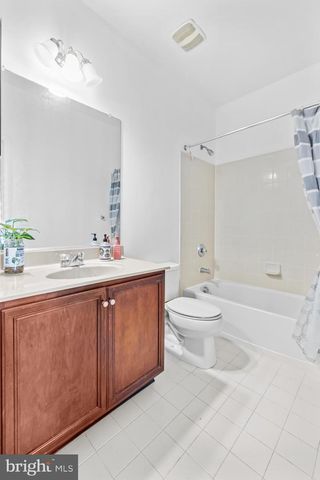 42923 PAMPLIN TER, Chantilly, VA 20152