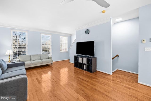 42923 PAMPLIN TER, Chantilly, VA 20152