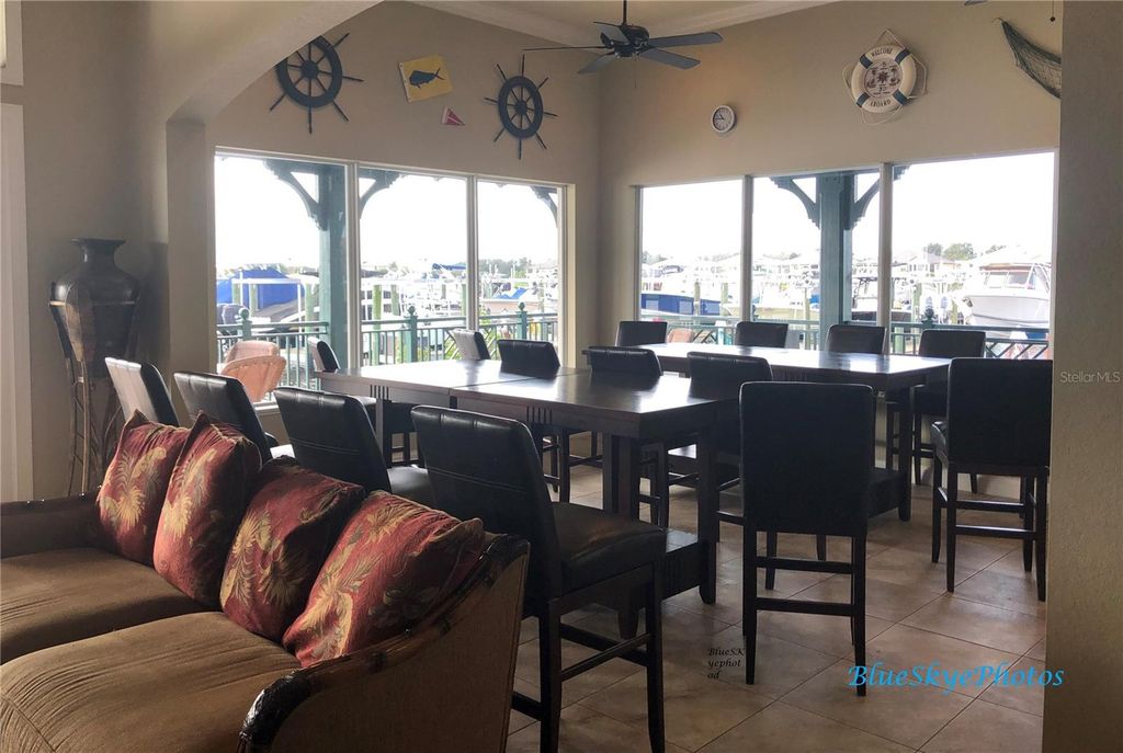 Image 30 of property listing at 920 TIDEWATER SHORES LOOP 301, Bradenton, FL 34208