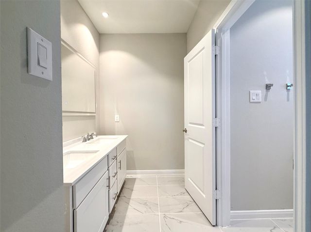 2507 Grey Willow Trail, Houston, TX 77077