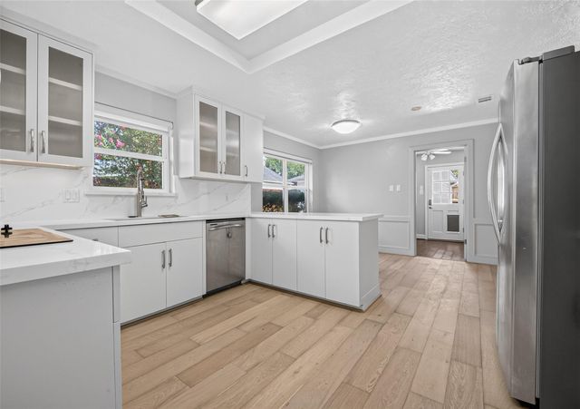 10118 Briar Forest Drive, Houston, TX 77042
