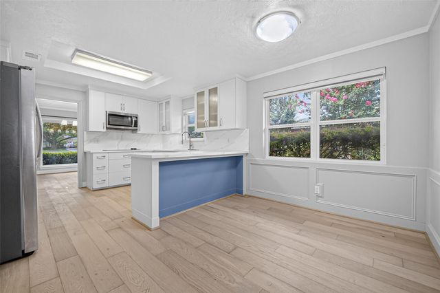 10118 Briar Forest Drive, Houston, TX 77042