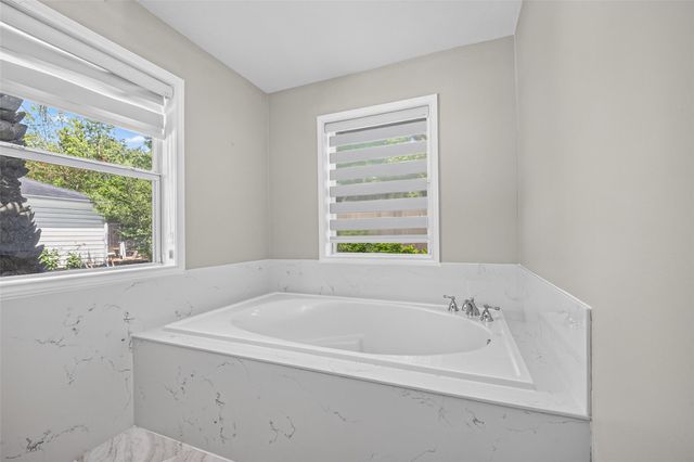 10118 Briar Forest Drive, Houston, TX 77042