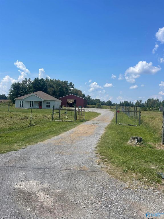 16613 a Parker Road, Athens, AL 35611
