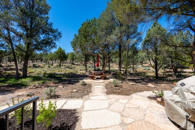 1402 W WINTER QUARTERS TRL, Dammeron Valley, UT 84783