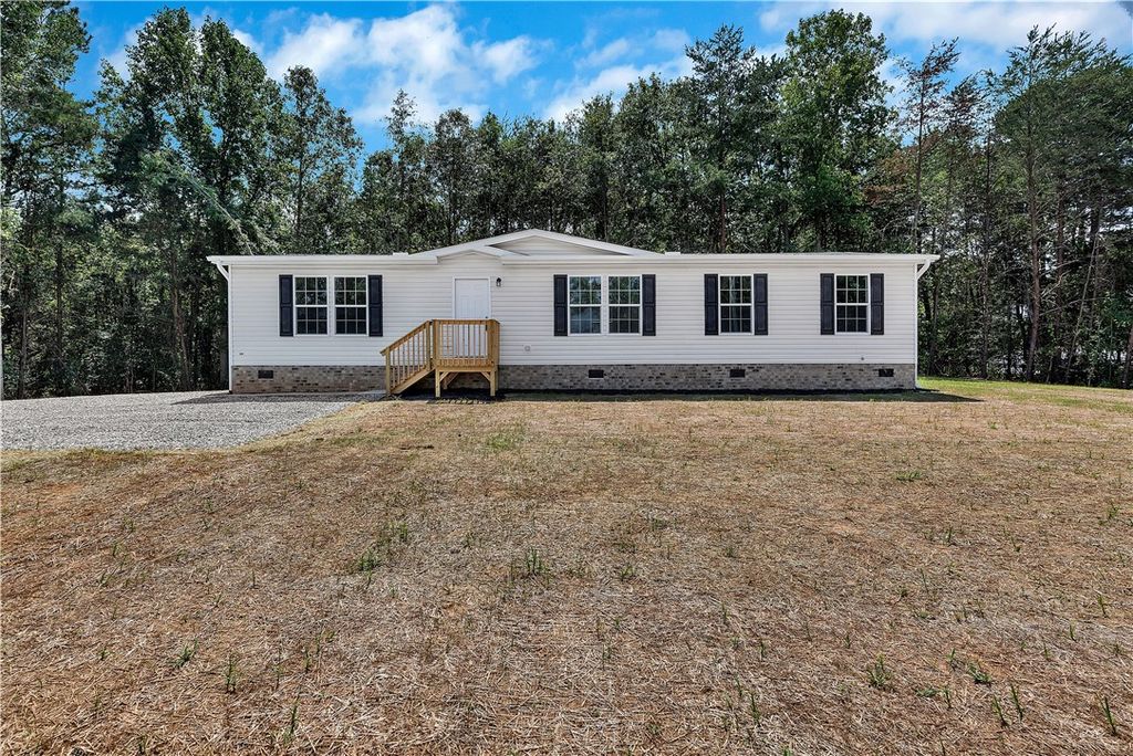 115 Viewmont Drive, Fair Play, SC 29643