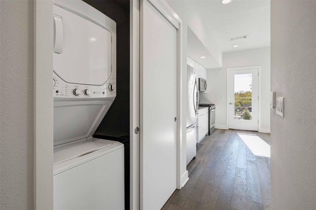 1800 E 4th ST 205, Austin, TX 78702