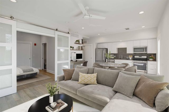 1800 E 4th ST 205, Austin, TX 78702