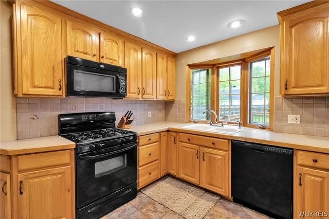386 Roycroft Boulevard, Amherst, NY 14226
