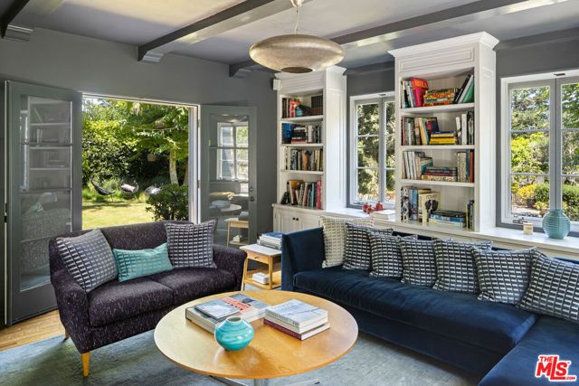 12304 5th Helena Drive, Los Angeles, CA 90049