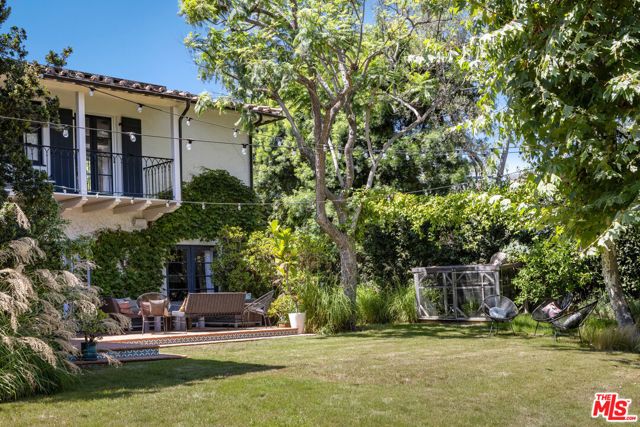 12304 5th Helena Drive, Los Angeles, CA 90049