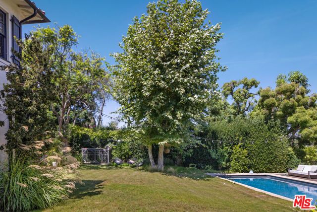 12304 5th Helena Drive, Los Angeles, CA 90049