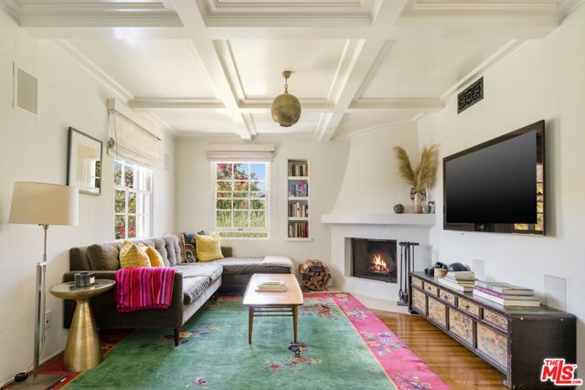 12304 5th Helena Drive, Los Angeles, CA 90049