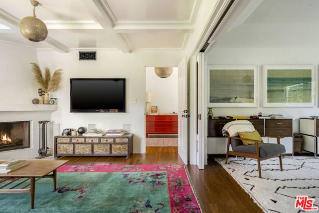 12304 5th Helena Drive, Los Angeles, CA 90049