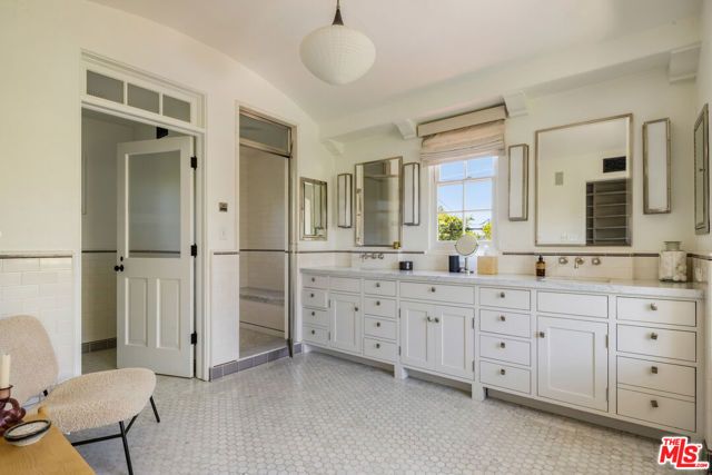 12304 5th Helena Drive, Los Angeles, CA 90049