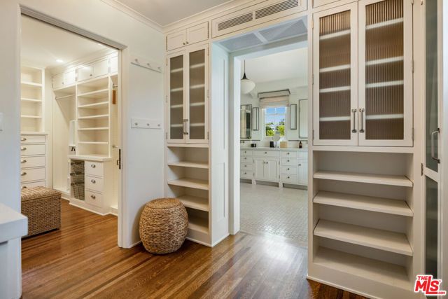 12304 5th Helena Drive, Los Angeles, CA 90049