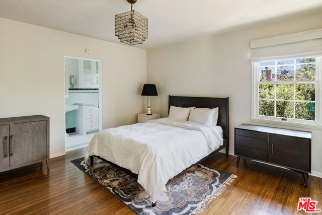 12304 5th Helena Drive, Los Angeles, CA 90049