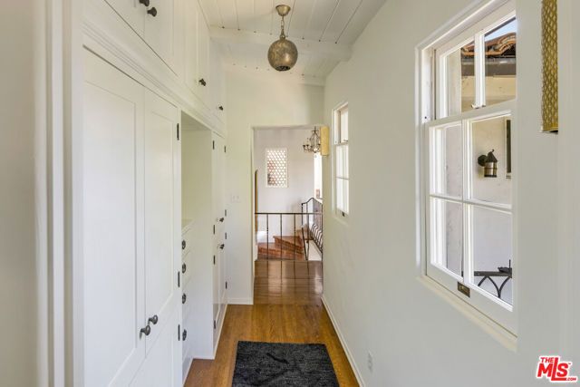 12304 5th Helena Drive, Los Angeles, CA 90049