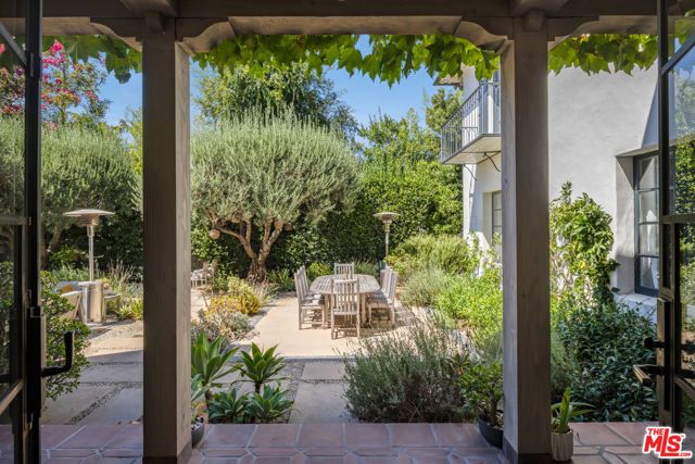 12304 5th Helena Drive, Los Angeles, CA 90049