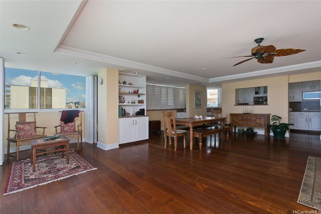 3065 Kalakaua Avenue 8, Honolulu, HI 96815