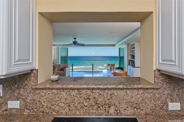 3065 Kalakaua Avenue 8, Honolulu, HI 96815