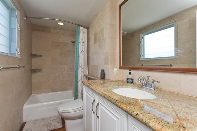 3065 Kalakaua Avenue 8, Honolulu, HI 96815