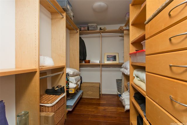 3065 Kalakaua Avenue 8, Honolulu, HI 96815