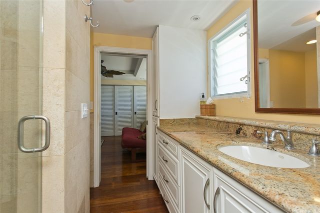3065 Kalakaua Avenue 8, Honolulu, HI 96815