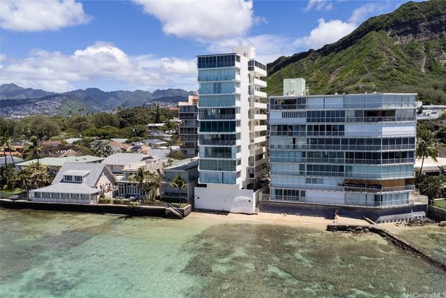 3065 Kalakaua Avenue 8, Honolulu, HI 96815