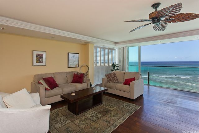3065 Kalakaua Avenue 8, Honolulu, HI 96815