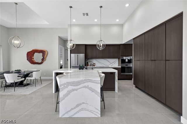 2002 SE 18th AVE, Cape Coral, FL 33990