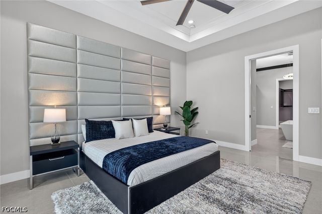 2002 SE 18th AVE, Cape Coral, FL 33990