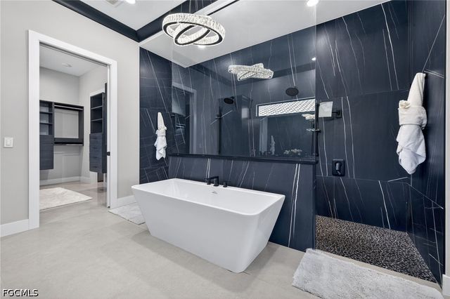 2002 SE 18th AVE, Cape Coral, FL 33990