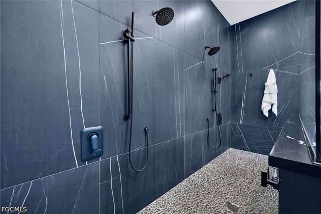 2002 SE 18th AVE, Cape Coral, FL 33990