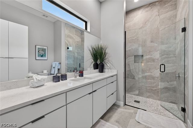 2002 SE 18th AVE, Cape Coral, FL 33990