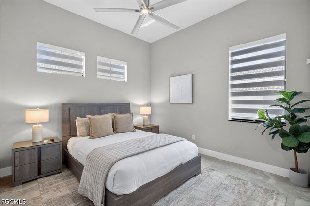 2002 SE 18th AVE, Cape Coral, FL 33990