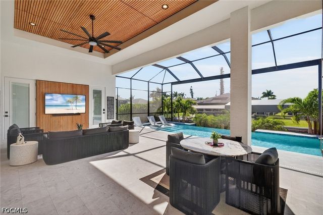 2002 SE 18th AVE, Cape Coral, FL 33990