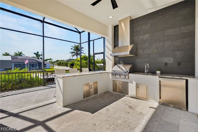 2002 SE 18th AVE, Cape Coral, FL 33990