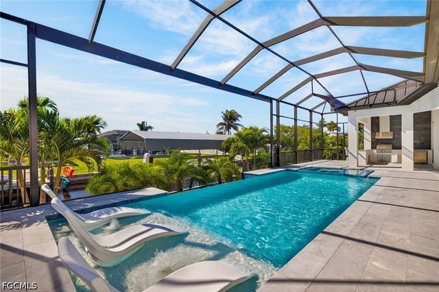 2002 SE 18th AVE, Cape Coral, FL 33990